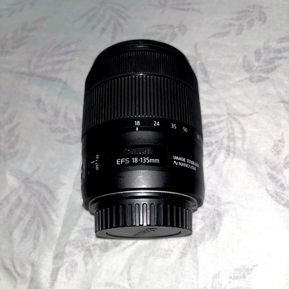 Canon EF-S 18-135mm Black Lens